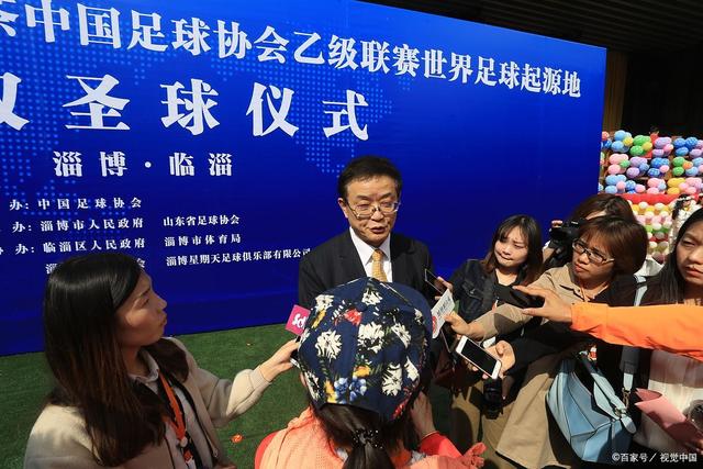詹姆斯父子同台合砍19分 湖人季前赛不敌太阳